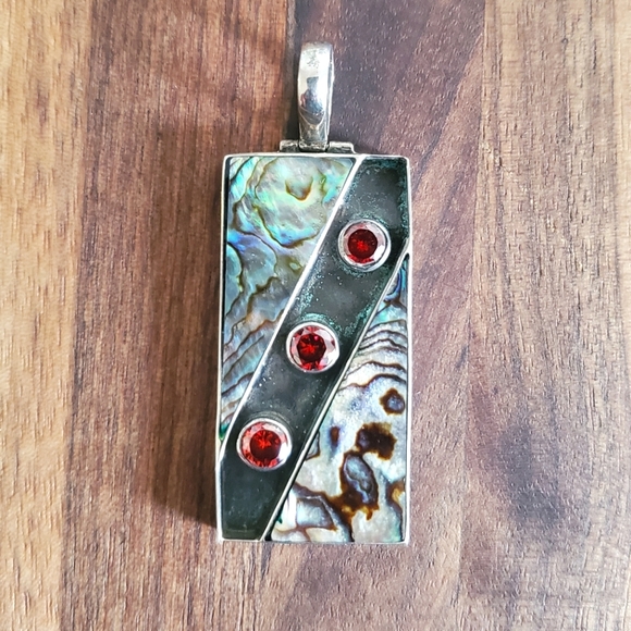 3 Jewel silver and shell pendant - Picture 2 of 5